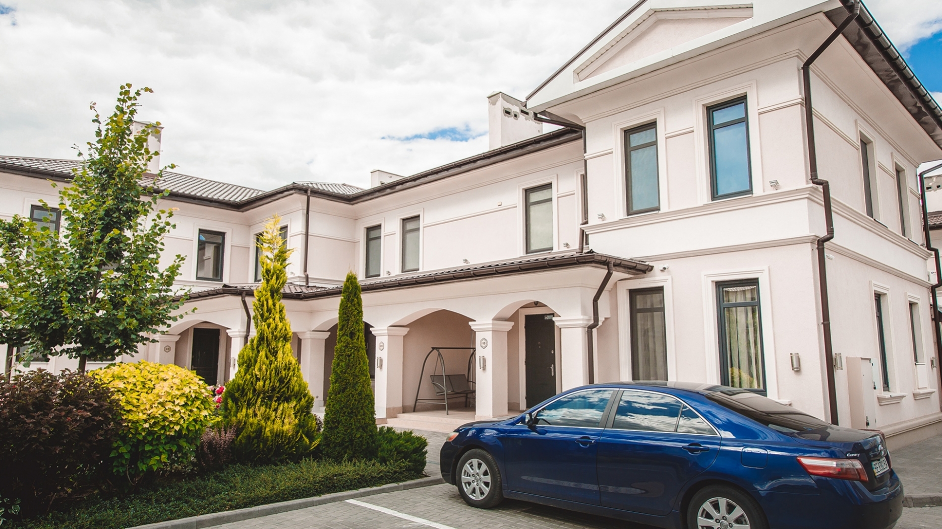 Угловой фасад