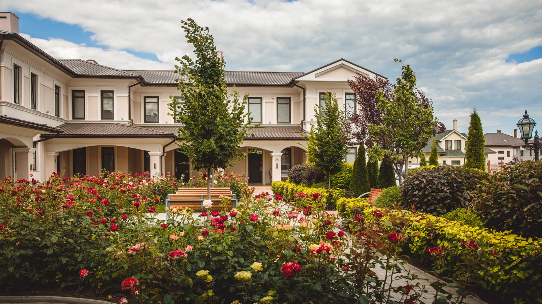 Сад цветов во дворике