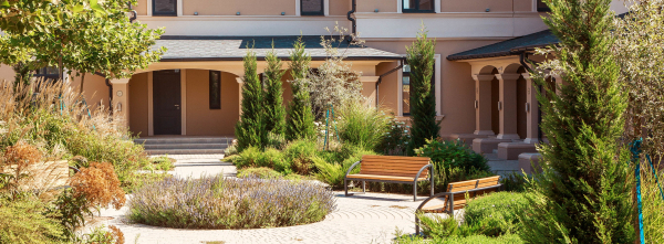 Благоустроенный дворик