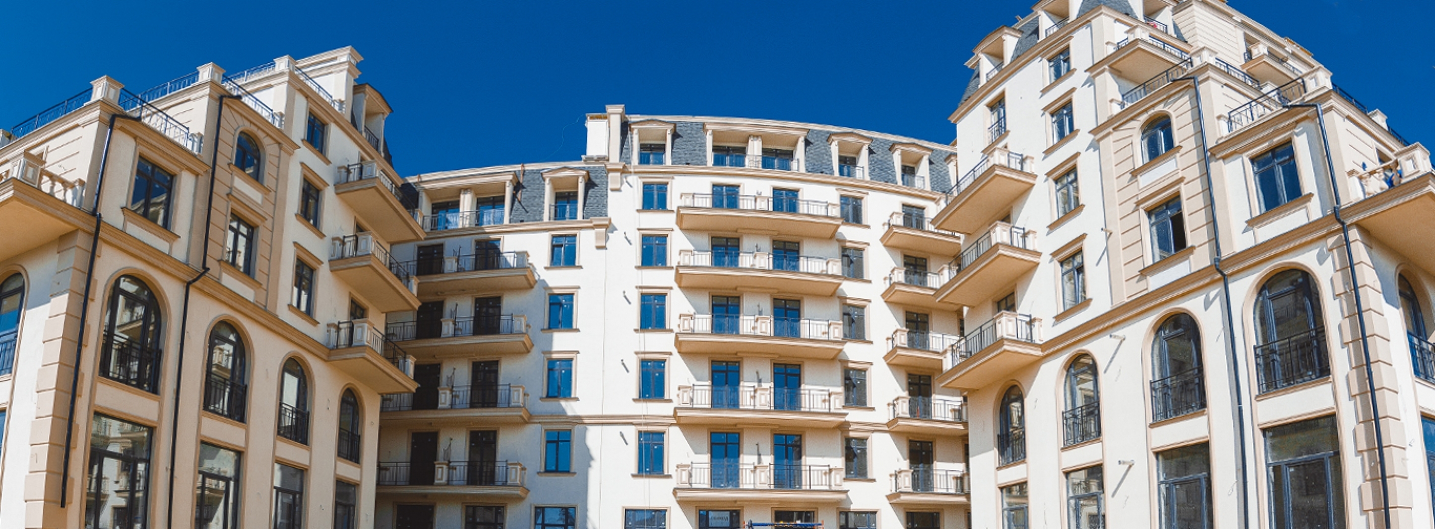 Дворик в дневном освещении